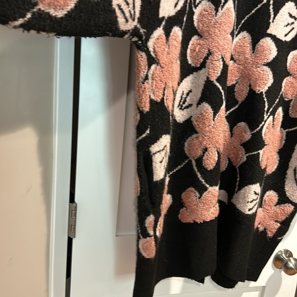 Cardigan like no other! Oversized floral bulky knit XL - Picture 5 of 8